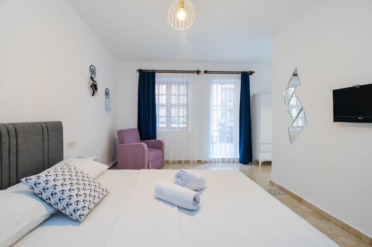 Bed and Breakfast Mel Town Анталья Экстерьер фото